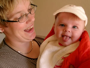 Meike met mama op de foto